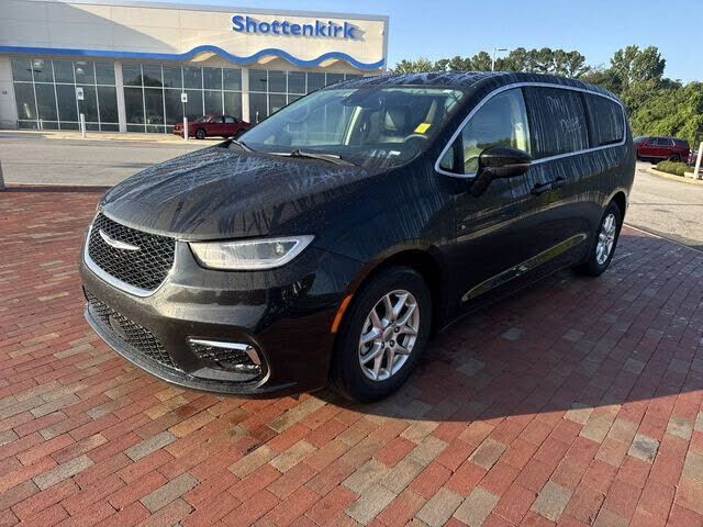 2023 CHRYSLER Pacifica