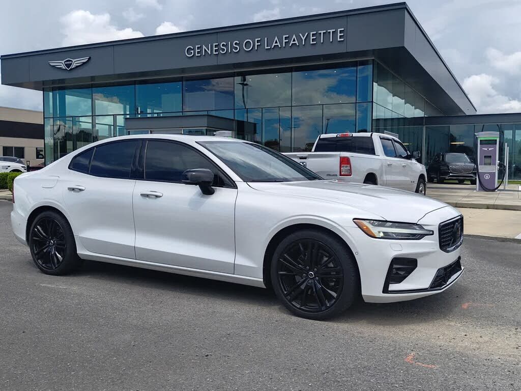 2023 VOLVO S60