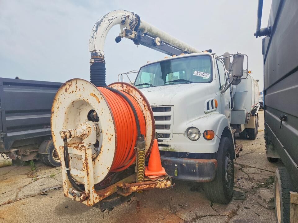 2004 STERLING TRUCK L7500 series