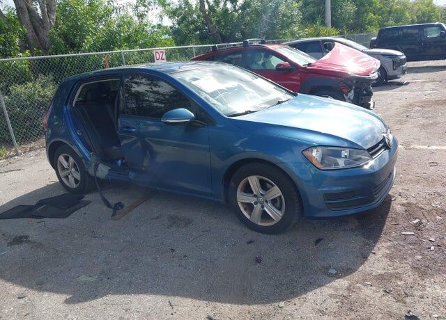 2017 VOLKSWAGEN Golf