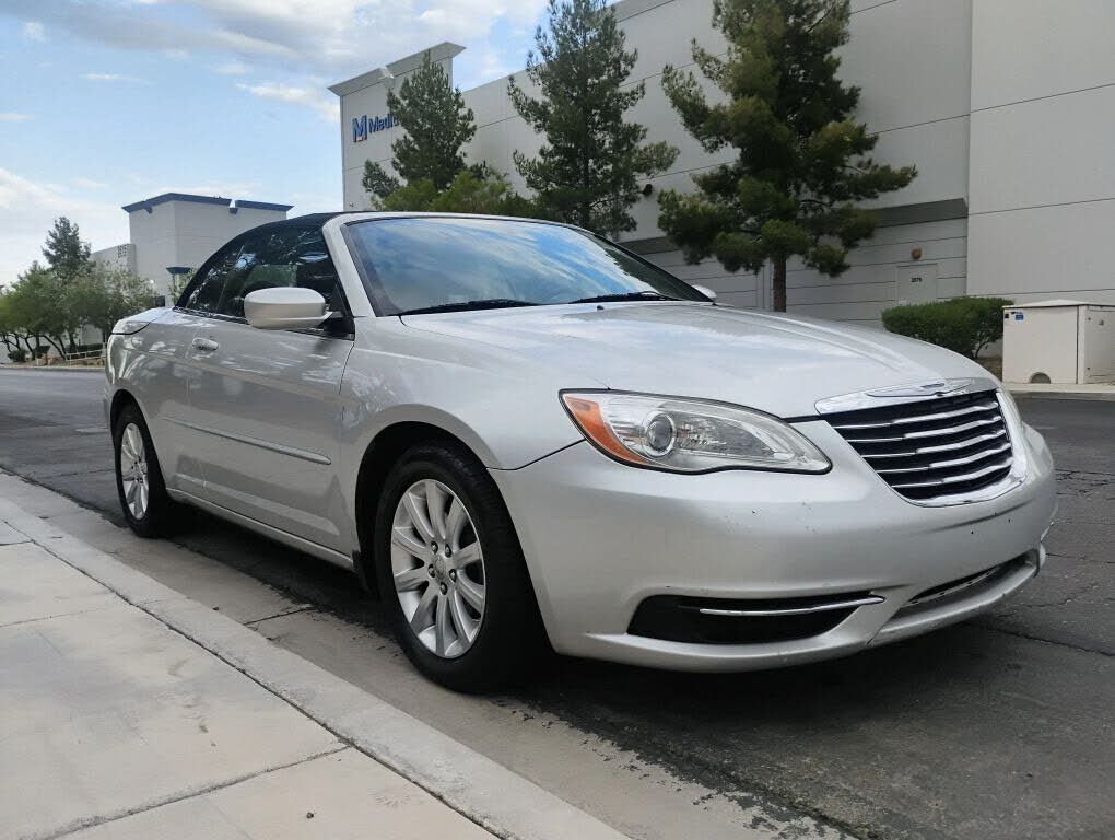 2012 CHRYSLER 200