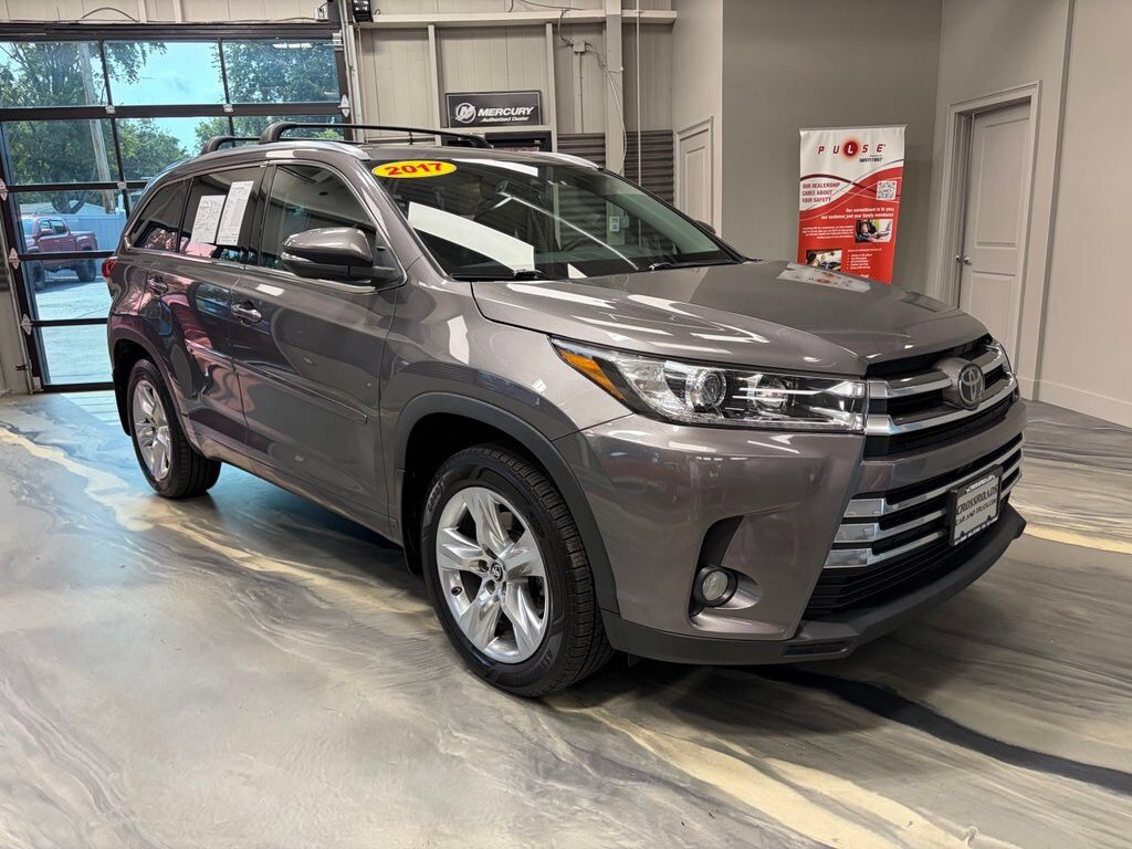 2017 TOYOTA Highlander