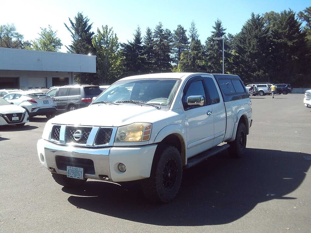 2004 NISSAN Titan