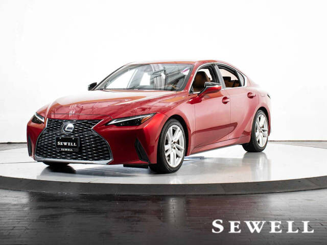 2022 LEXUS IS
