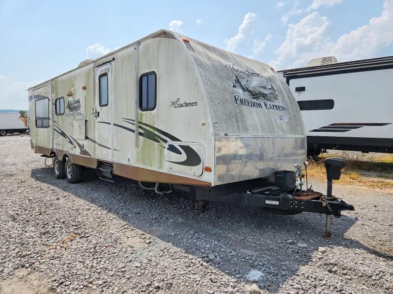 2011 FOREST RIVER Freedom Express