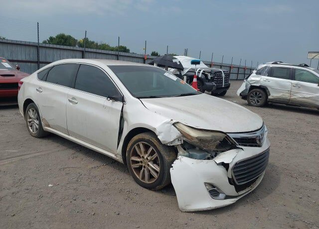 2013 TOYOTA Avalon