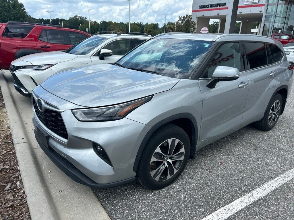 2022 TOYOTA Highlander