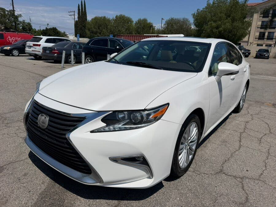 2017 LEXUS ES