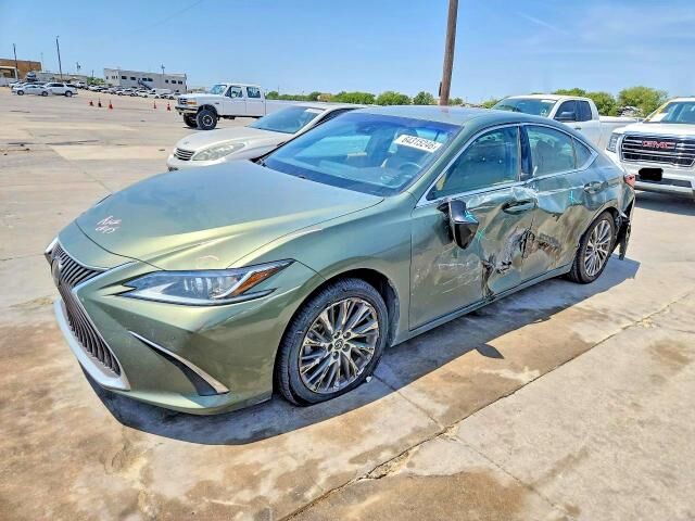 2019 LEXUS ES