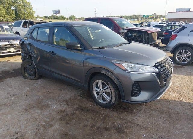 2021 NISSAN Kicks