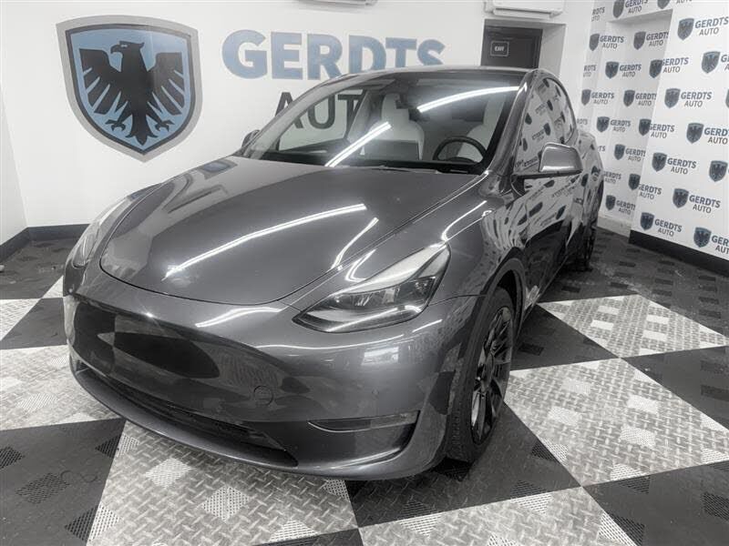 2022 TESLA Model Y