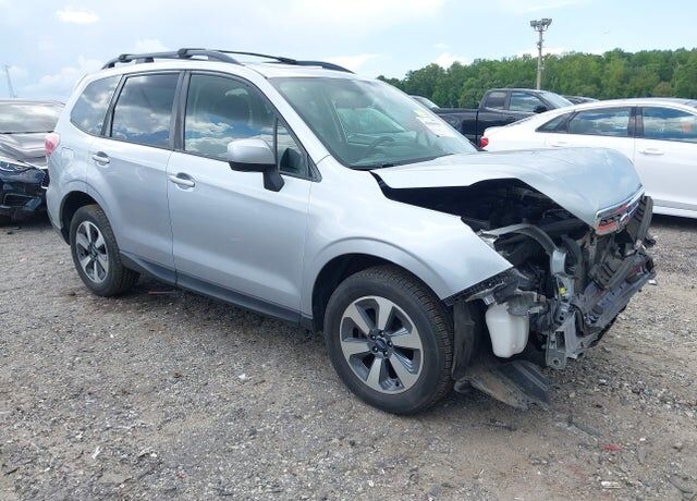2017 SUBARU Forester
