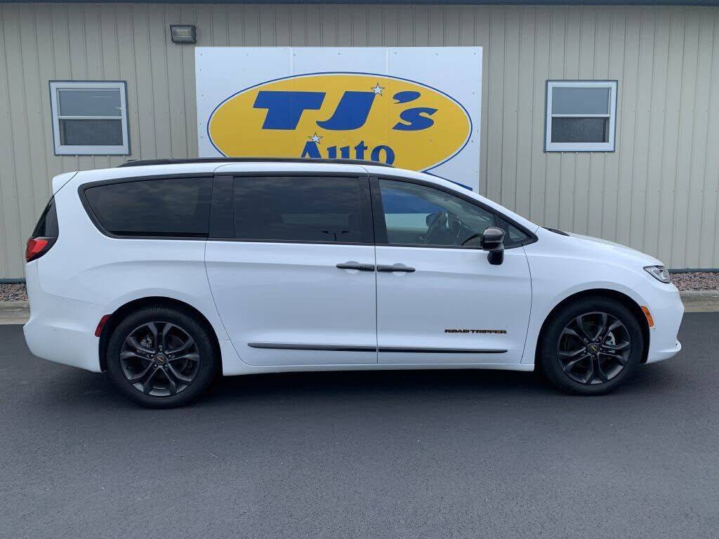 2024 CHRYSLER Pacifica