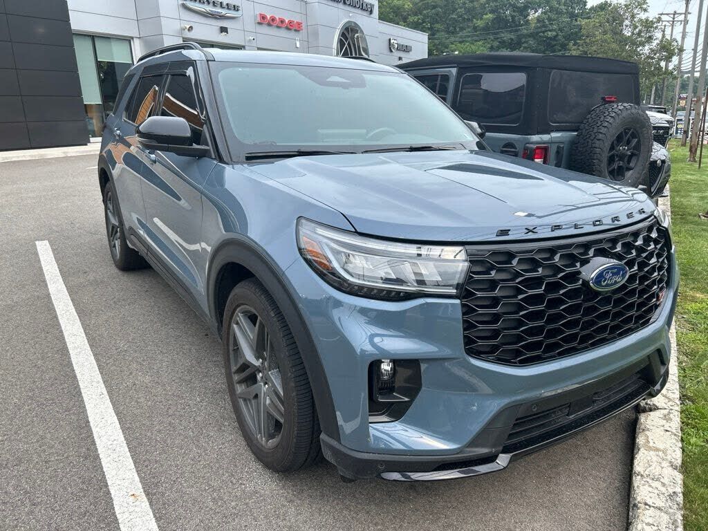2025 FORD Explorer