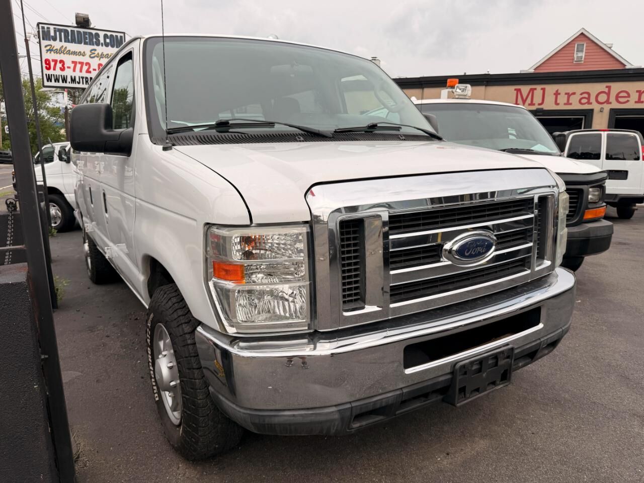 2012 FORD E-350