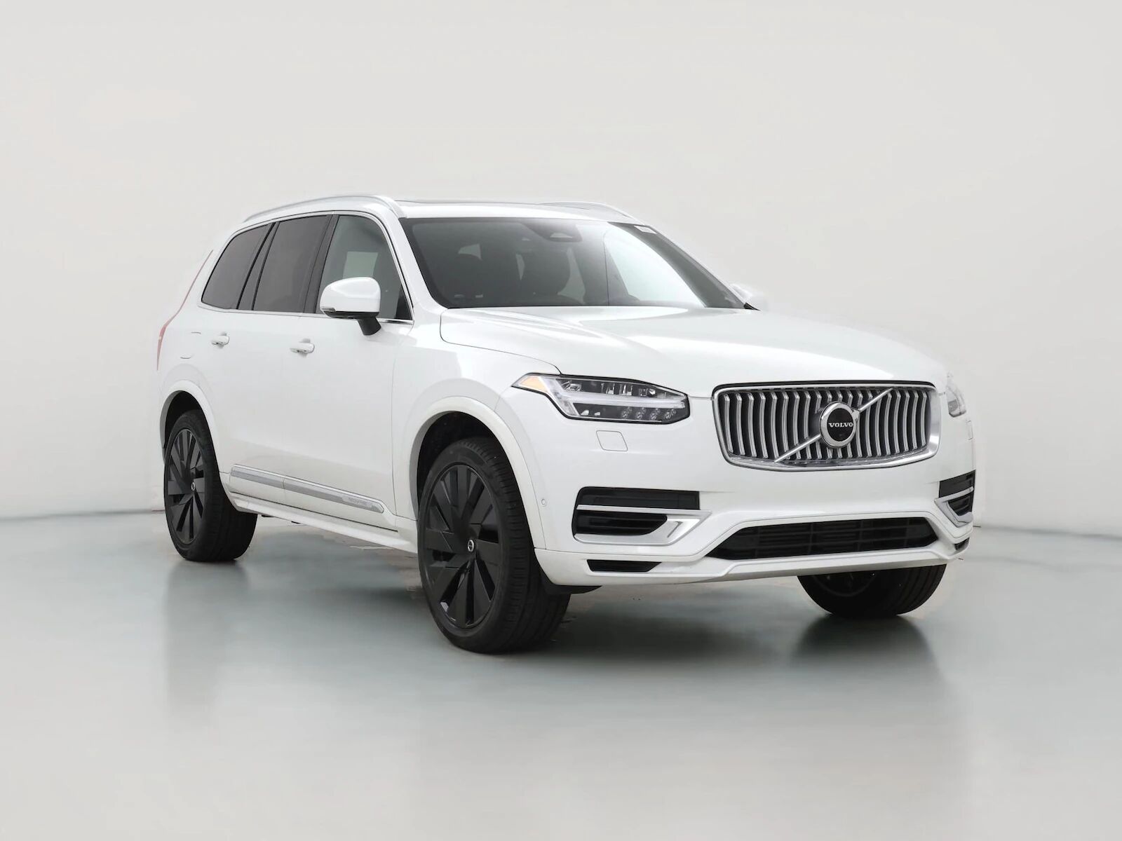 2023 VOLVO XC90