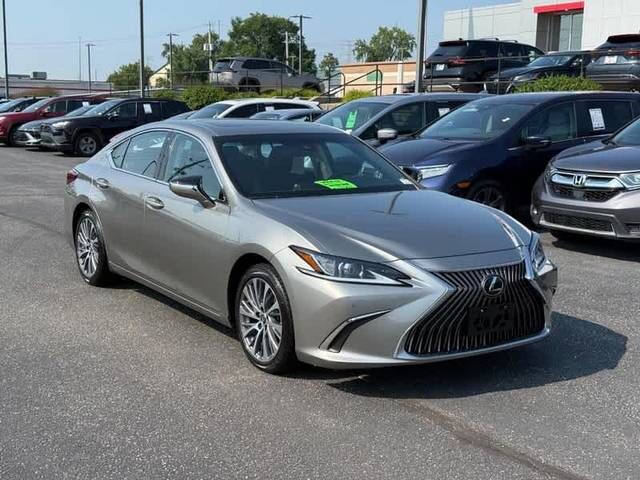 2021 LEXUS ES