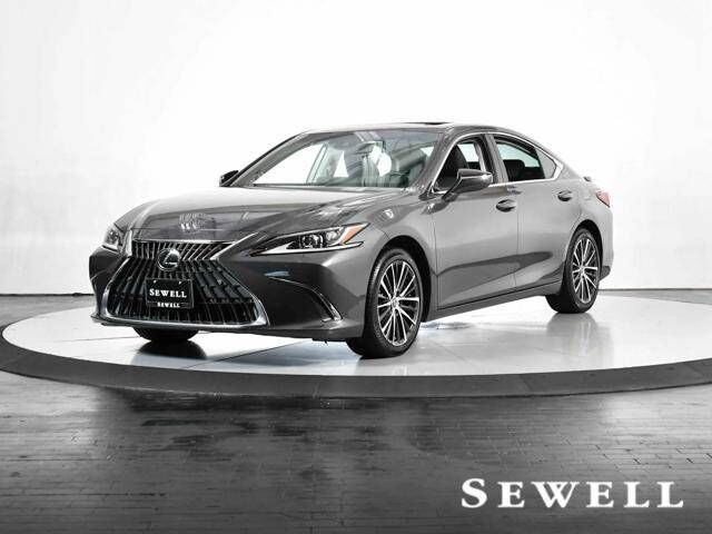 2022 LEXUS ES