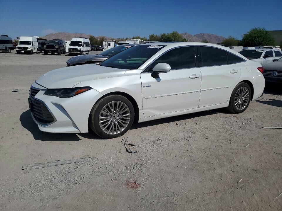 2020 TOYOTA Avalon