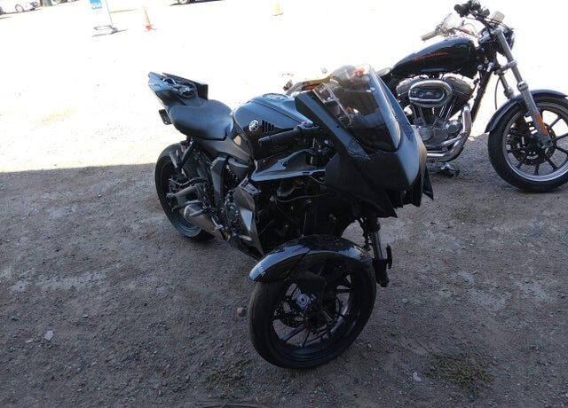 2025 YAMAHA YZF