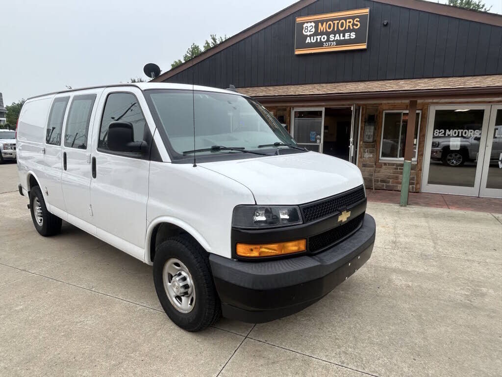 2020 CHEVROLET Express