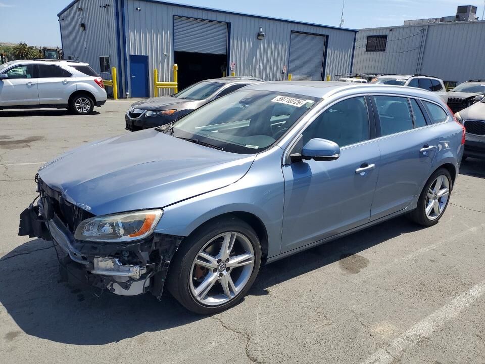 2017 VOLVO V60