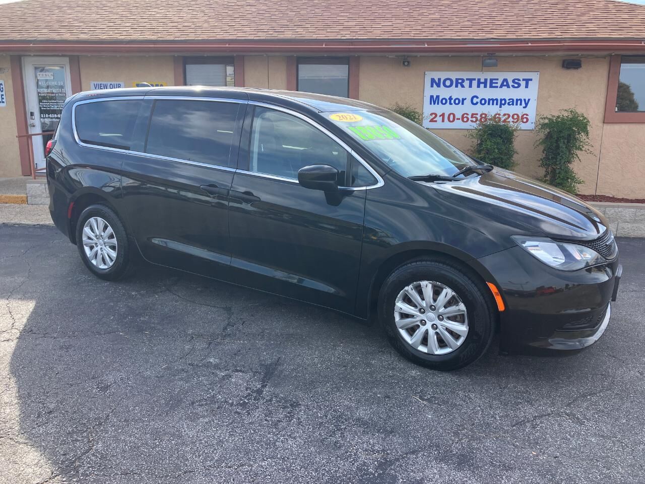 2021 CHRYSLER Voyager