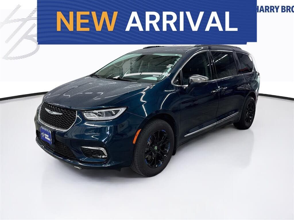 2022 CHRYSLER Pacifica