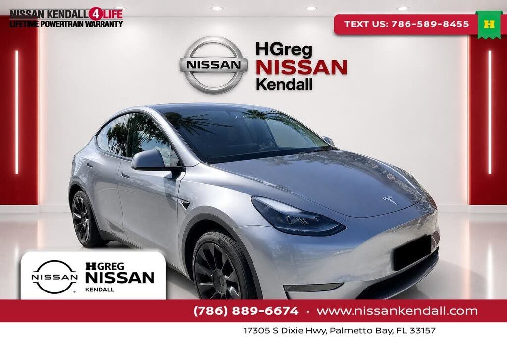 2025 TESLA Model Y
