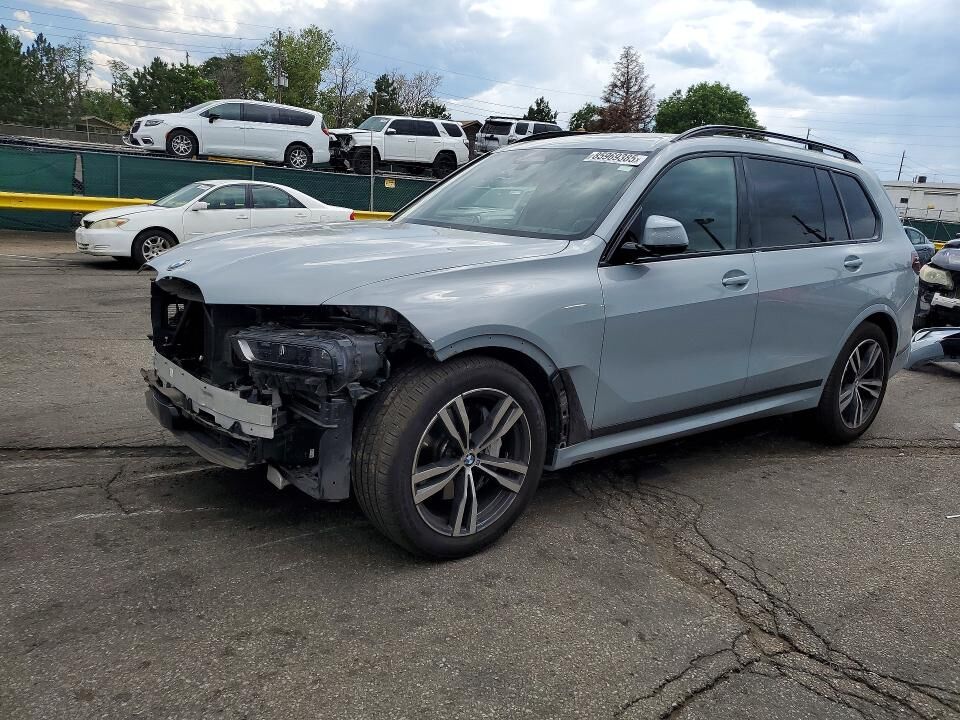 2023 BMW X7