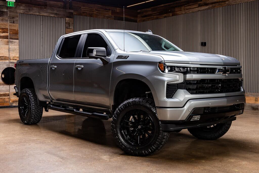 2024 CHEVROLET Silverado