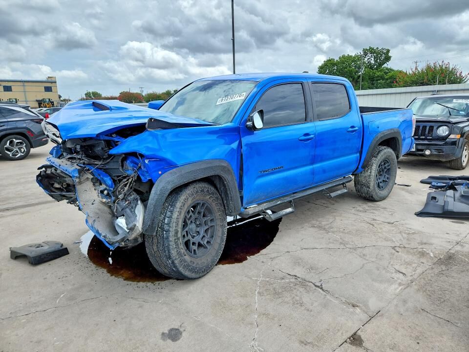2020 TOYOTA Tacoma