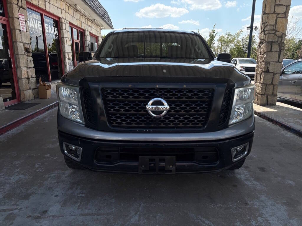 2017 NISSAN Titan