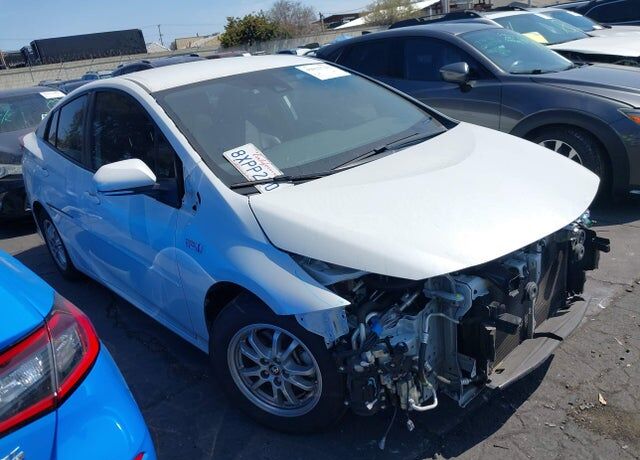 2022 TOYOTA Prius