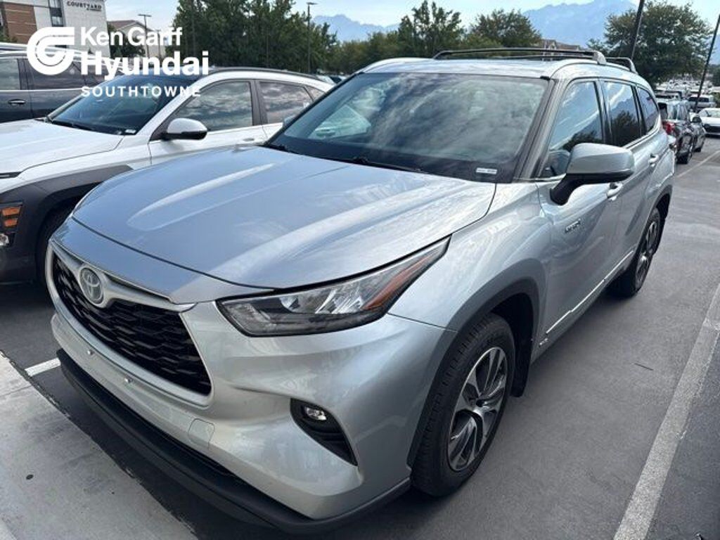 2020 TOYOTA Highlander