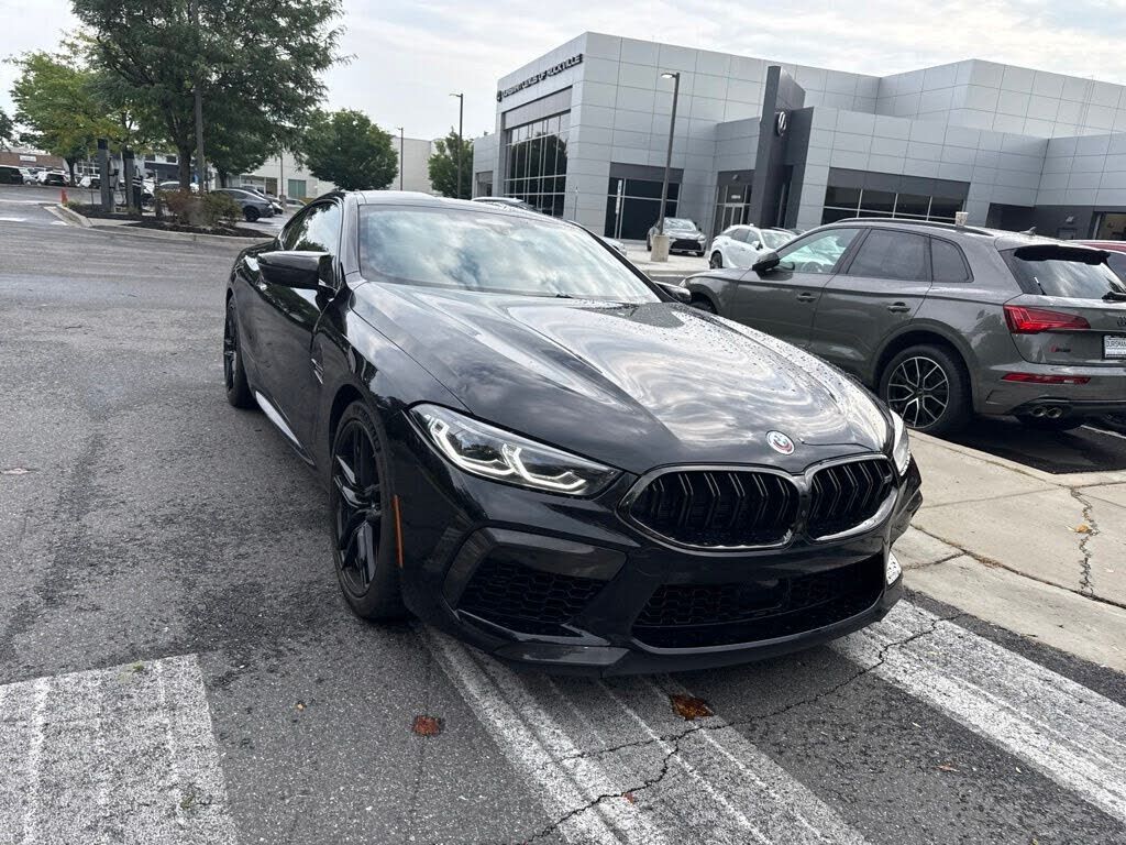 2023 BMW M8