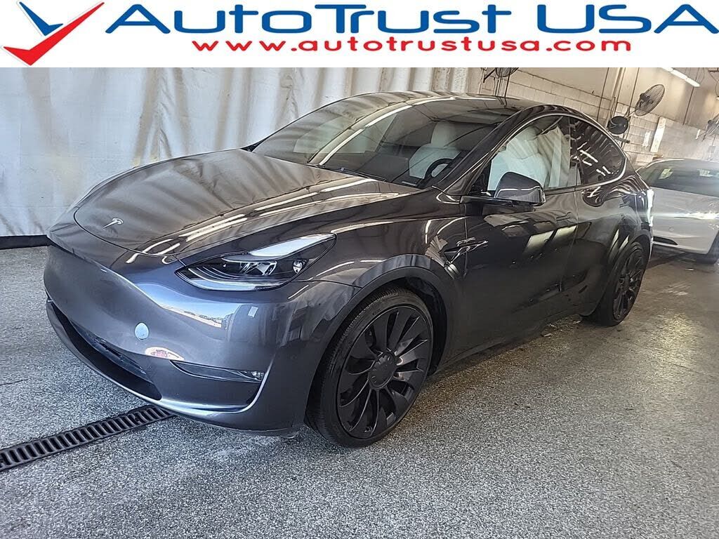 2025 TESLA Model Y