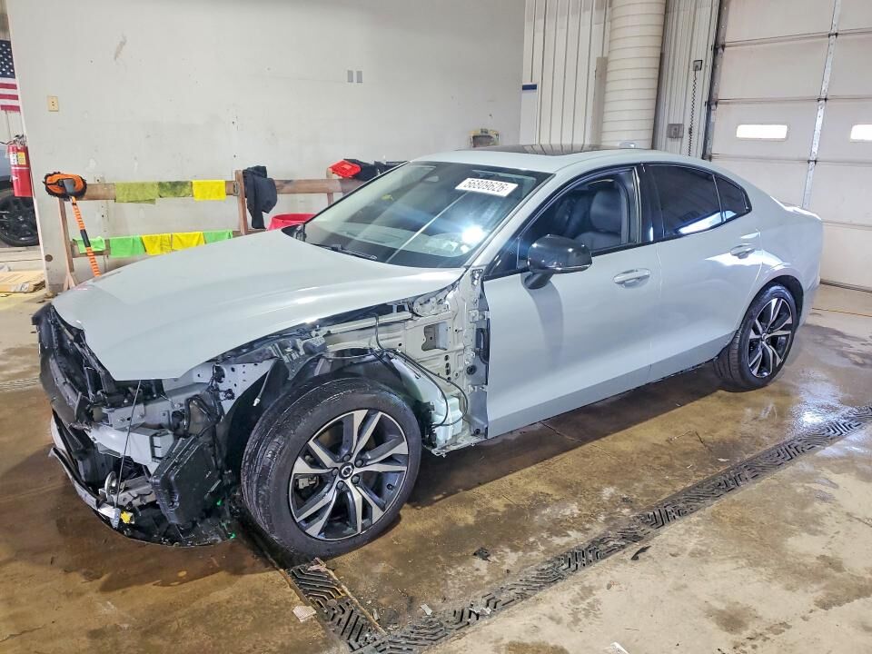 2025 VOLVO S60