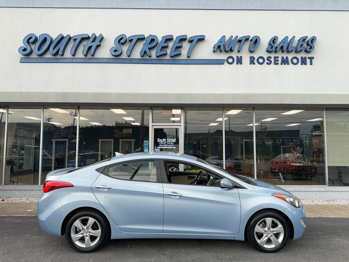 2012 HYUNDAI Elantra