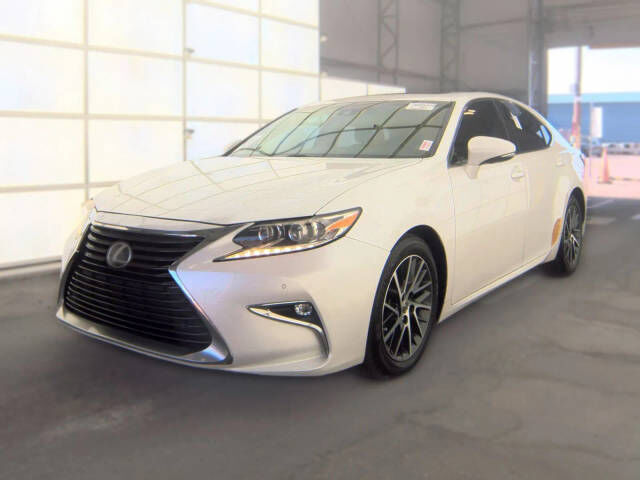 2017 LEXUS ES