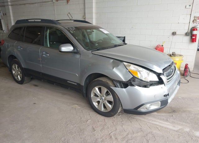 2012 SUBARU Outback