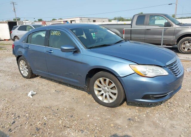 2011 CHRYSLER 200