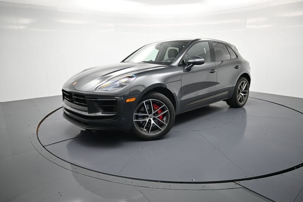 2023 PORSCHE Macan