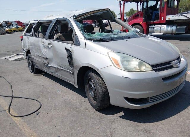 2004 TOYOTA Sienna