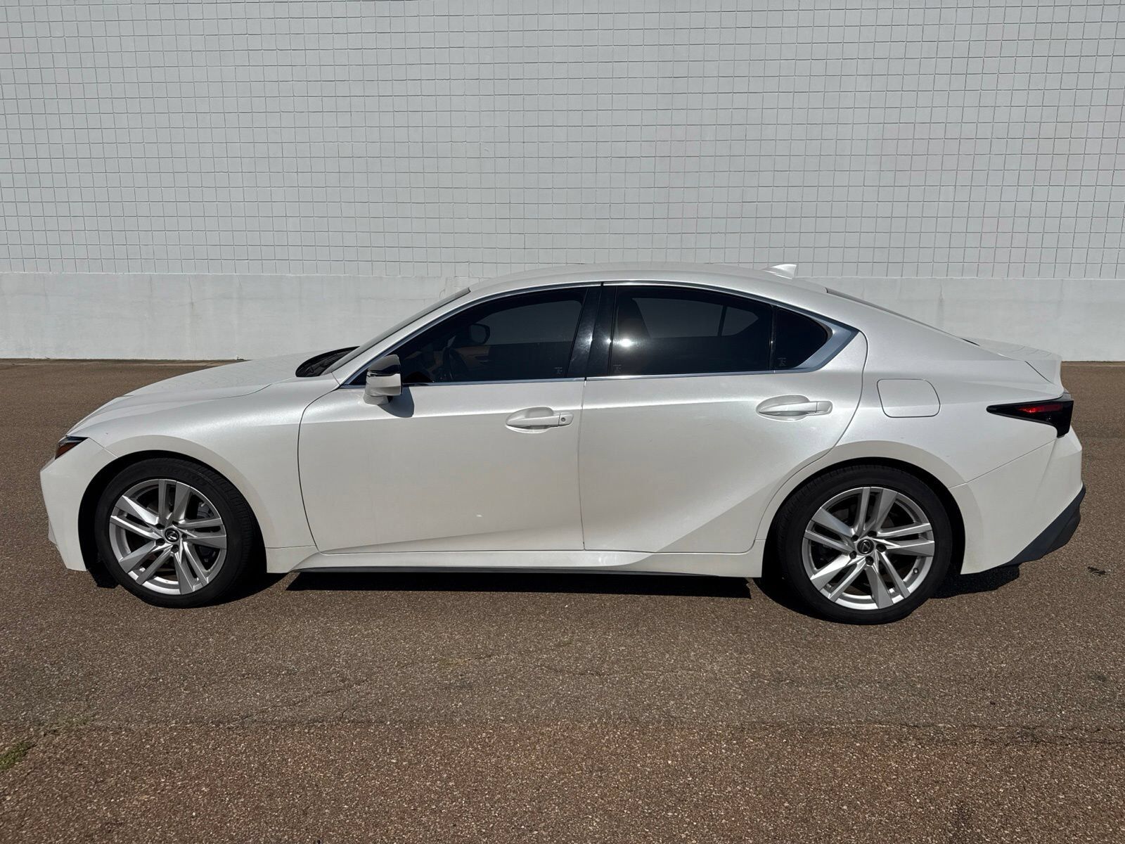 2022 LEXUS IS