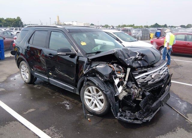 2018 FORD Explorer