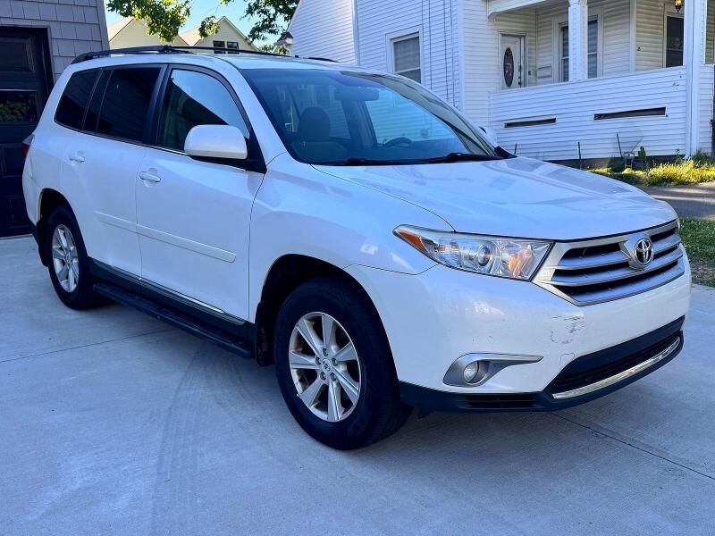 2011 TOYOTA Highlander