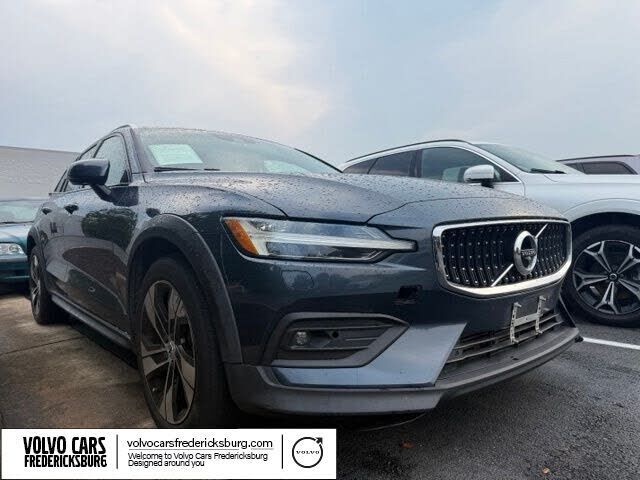 2020 VOLVO V60CC