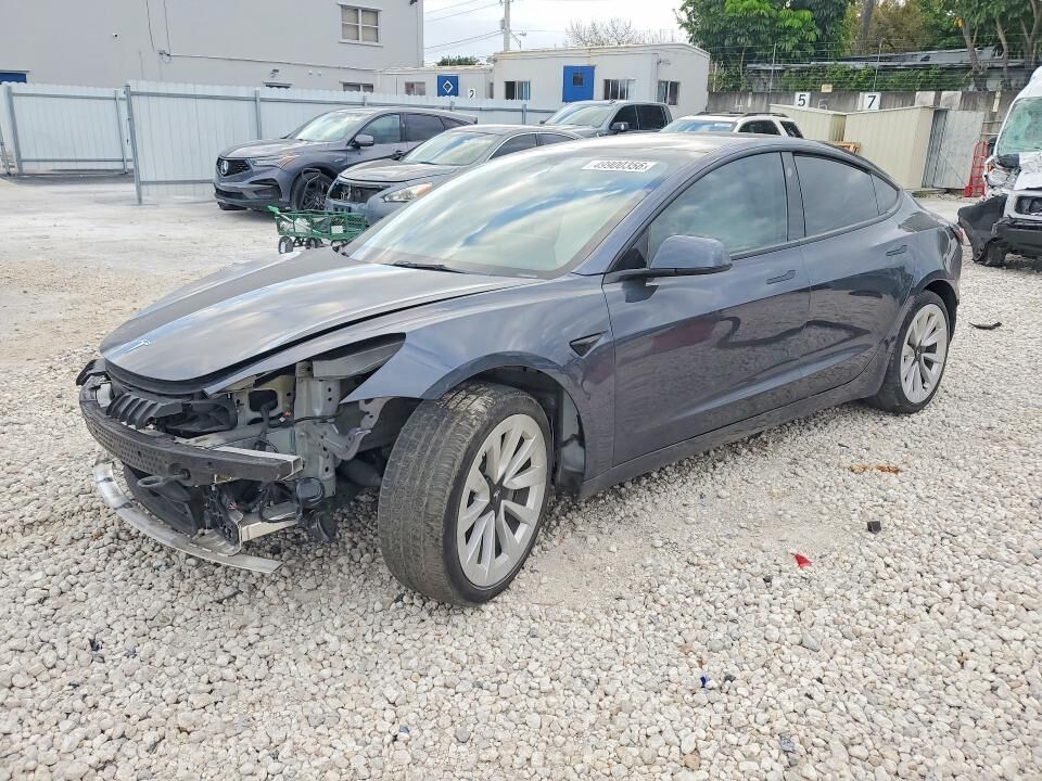 2022 TESLA Model 3