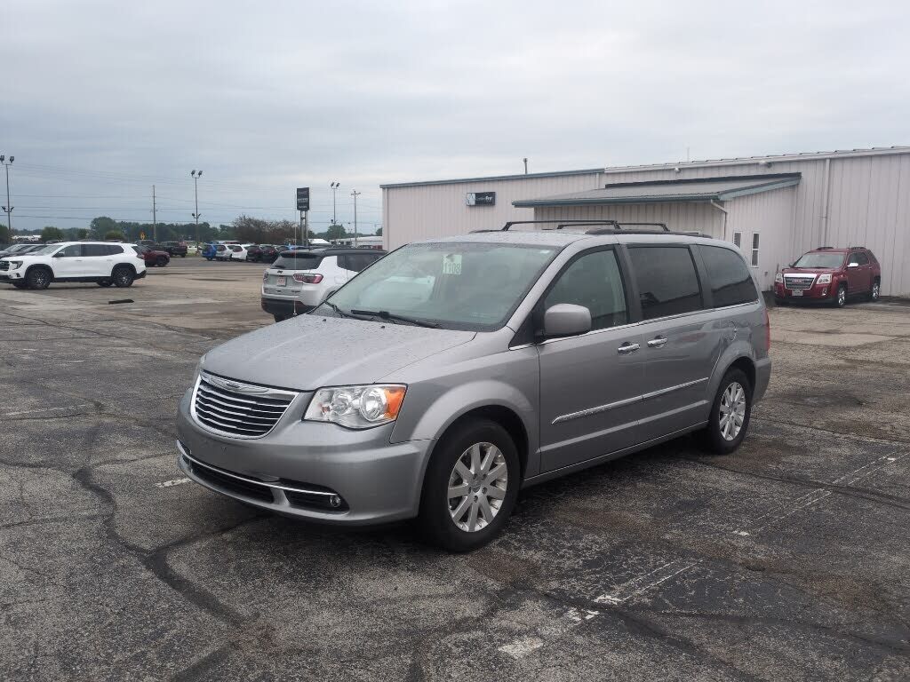 2015 CHRYSLER Town and Country